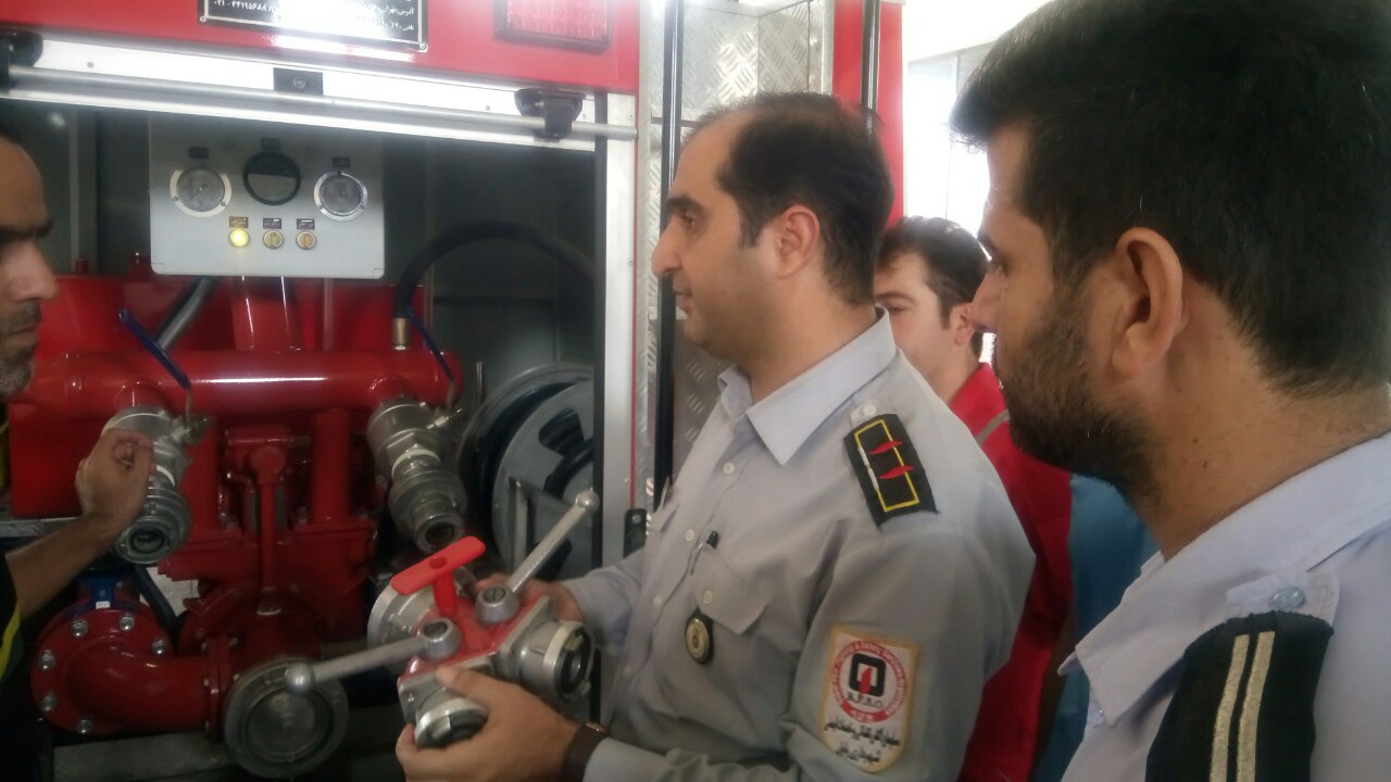 آموزش آتش نشانان 10 شهر استان طی دو روز درسازمان آتش نشانی بابل برگزار شد.