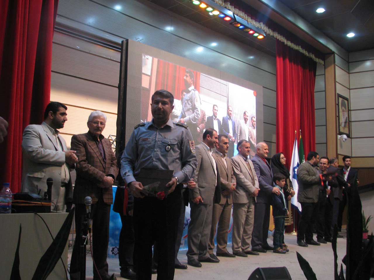تجلیل از کارگران نمونه سازمان آتش نشانی توسط شهردار بابل