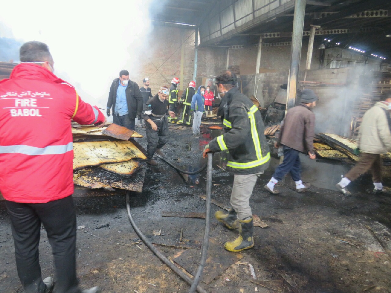  آتشسوزی مهیب سحرگاهی در بابل ، انبار بزرگ ام دی اف و نئوپان در آتش سوخت. آتش با تلاش ۱۲ ساعته آتش نشانان به طور کامل مهار و اطفا شد.