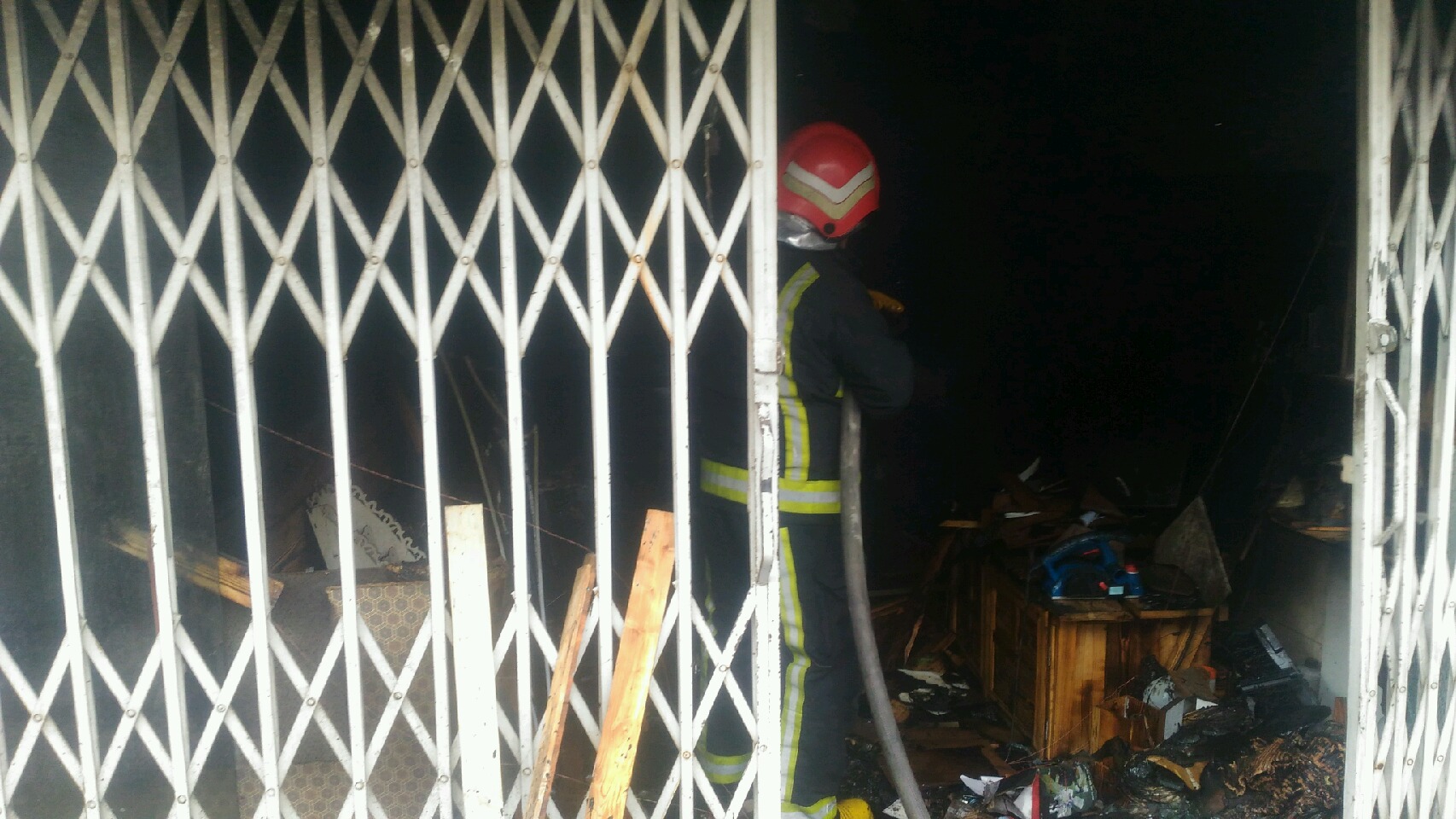 انفجار و آتش سوزی کارگاه تابلوسازی ودکوراسیون