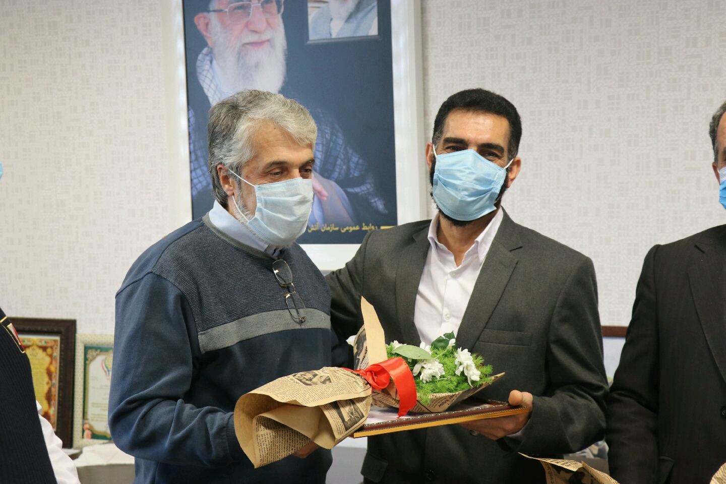 برگزاری جلسه هیئت مدیره وتجلیل از همکاران بازنشسته سازمان آتش نشانی بابل