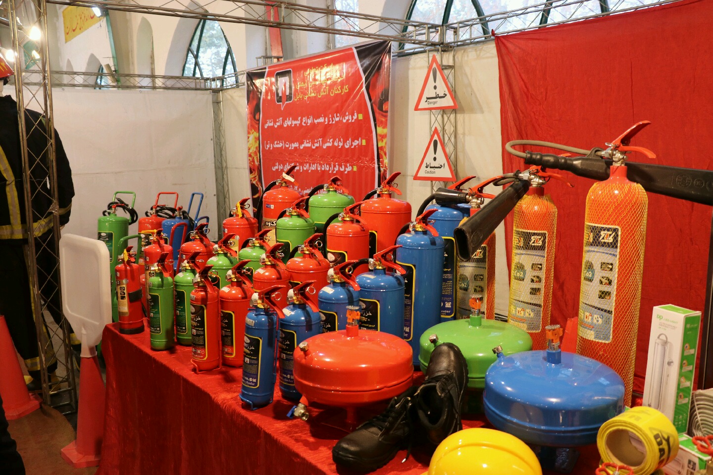 حضور غرفه آتش نشانی در نمایشگاه صنعت ساختمان و صنایع وابسته