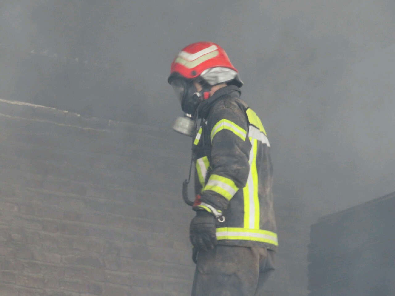  آتشسوزی مهیب سحرگاهی در بابل ، انبار بزرگ ام دی اف و نئوپان در آتش سوخت. آتش با تلاش ۱۲ ساعته آتش نشانان به طور کامل مهار و اطفا شد.