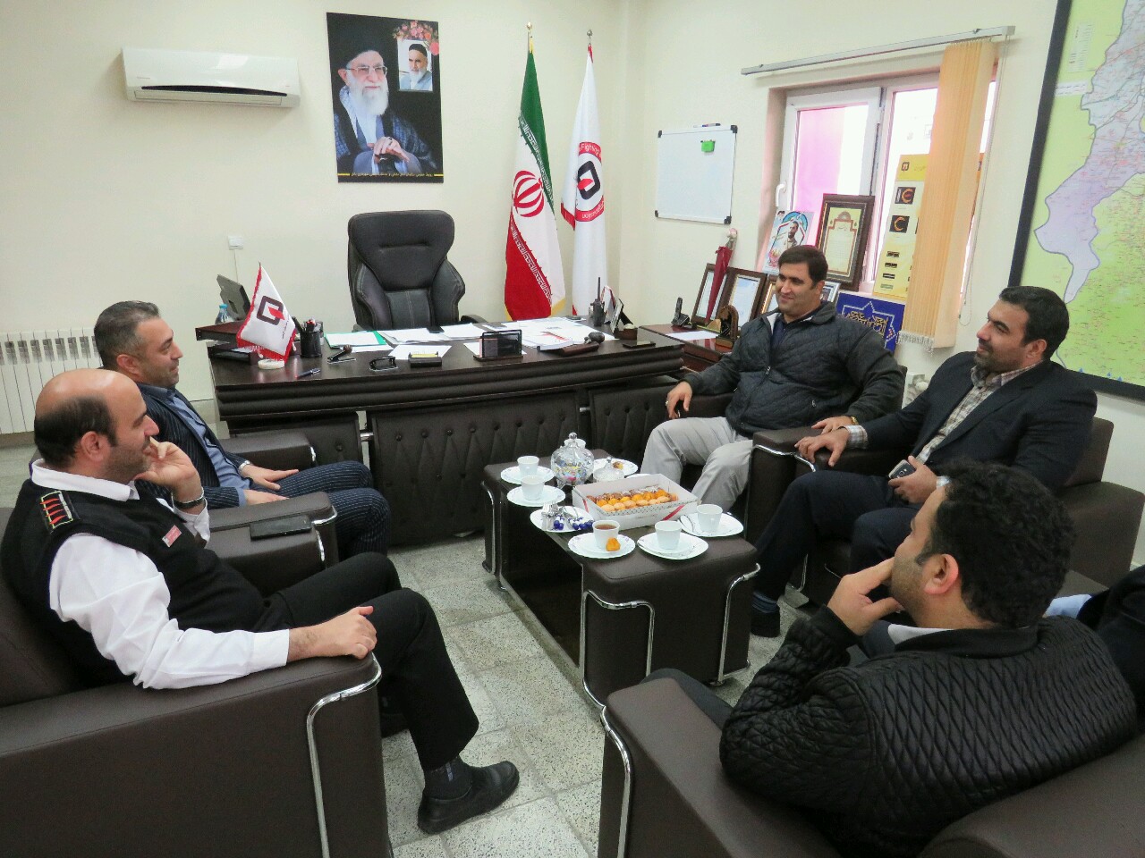دیدار کارشناس دفتر امورشهری و مدیر عامل سازمان آتش نشانی قائمشهر با سرپرست سازمان