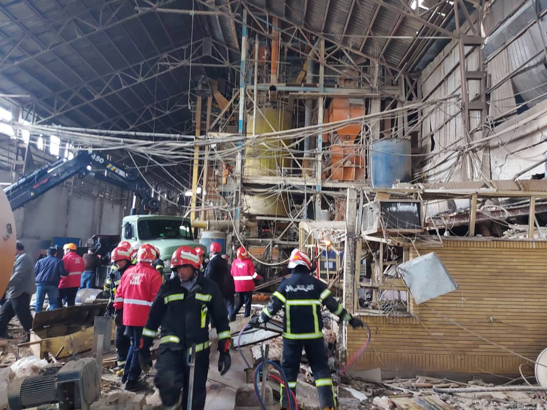 انفجار در شرکت خوراک دام، طیور و آبزیان سه کشته و دو مصدوم بر جای گذاشت.